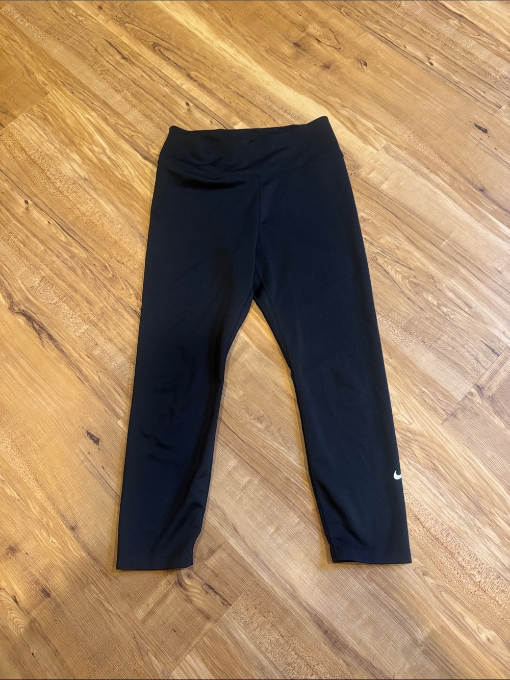 Women’s Nike Black Performance Capri Leggings size medium